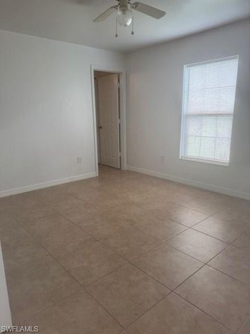 1912 SW 15th PL, Cape Coral, FL 33991