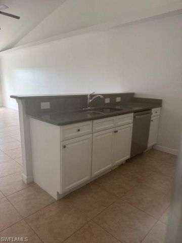 1912 SW 15th PL, Cape Coral, FL 33991