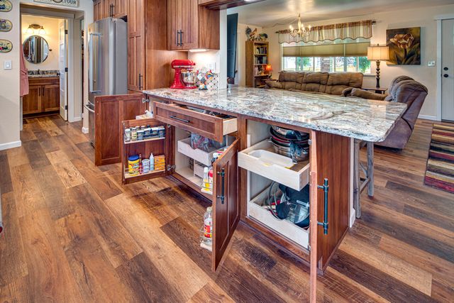 2218 SW 79th Street, Redmond, OR 97756