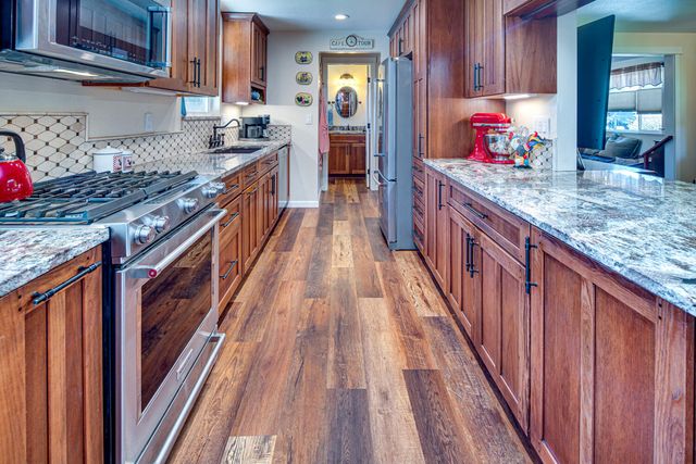 2218 SW 79th Street, Redmond, OR 97756