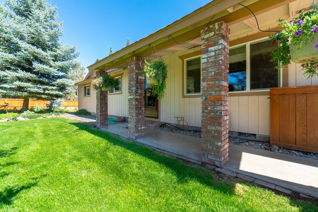 2218 SW 79th Street, Redmond, OR 97756