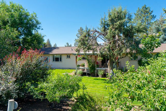 2218 SW 79th Street, Redmond, OR 97756