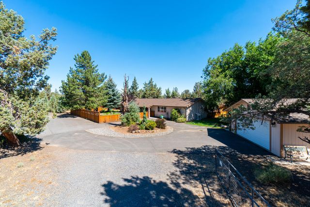 2218 SW 79th Street, Redmond, OR 97756