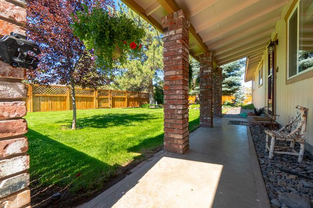 2218 SW 79th Street, Redmond, OR 97756