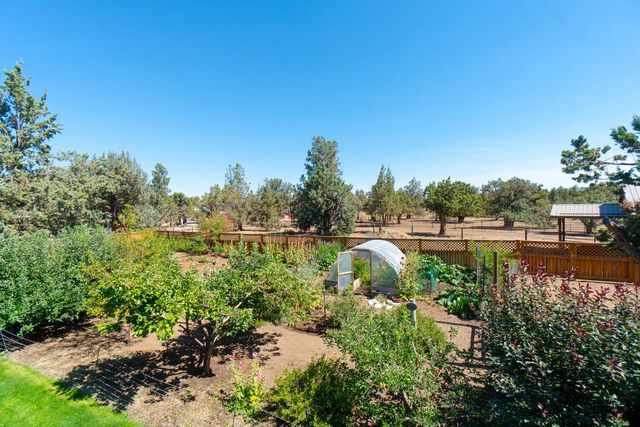 2218 SW 79th Street, Redmond, OR 97756