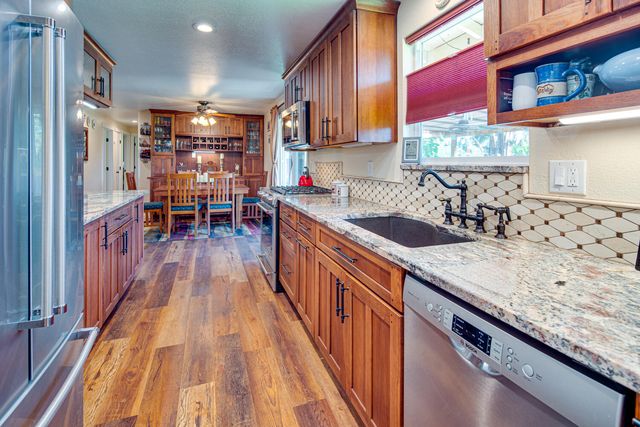 2218 SW 79th Street, Redmond, OR 97756