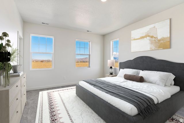 799 W HALVORSEN PKWY, Saratoga Springs, UT 84045