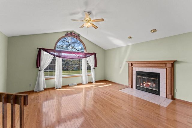 1827 Huntington Park Drive, Reedsburg, WI 53959