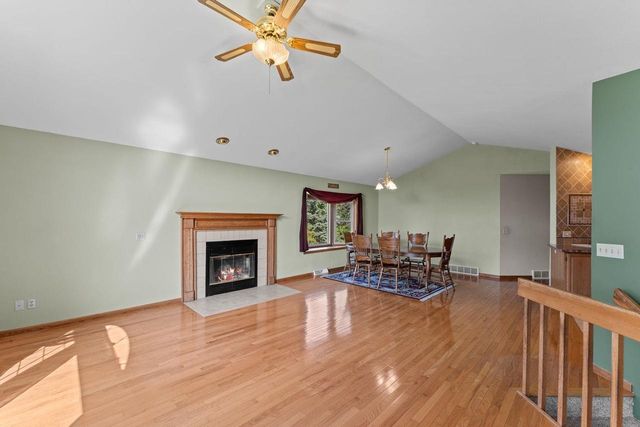 1827 Huntington Park Drive, Reedsburg, WI 53959