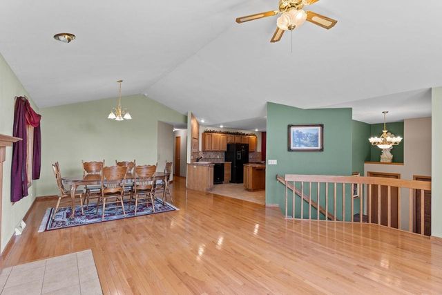 1827 Huntington Park Drive, Reedsburg, WI 53959