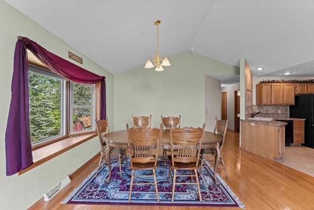1827 Huntington Park Drive, Reedsburg, WI 53959