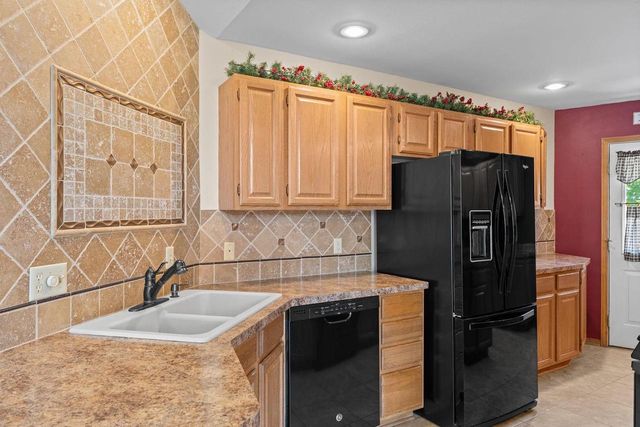 1827 Huntington Park Drive, Reedsburg, WI 53959