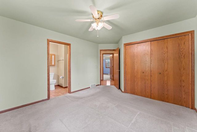 1827 Huntington Park Drive, Reedsburg, WI 53959