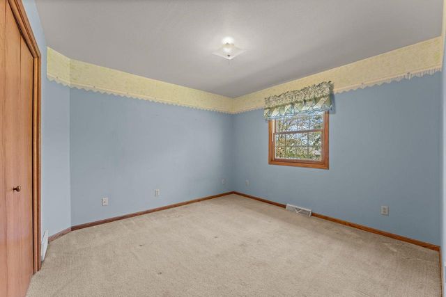 1827 Huntington Park Drive, Reedsburg, WI 53959