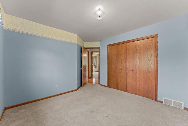 1827 Huntington Park Drive, Reedsburg, WI 53959
