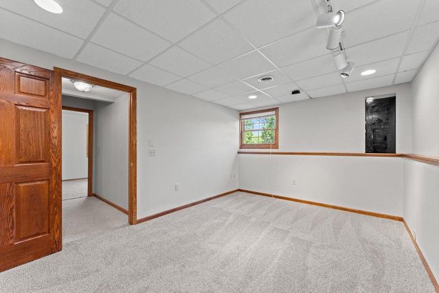 1827 Huntington Park Drive, Reedsburg, WI 53959