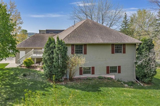 1827 Huntington Park Drive, Reedsburg, WI 53959