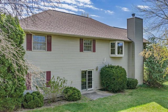 1827 Huntington Park Drive, Reedsburg, WI 53959