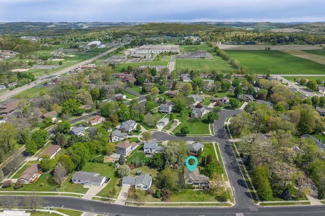 1827 Huntington Park Drive, Reedsburg, WI 53959
