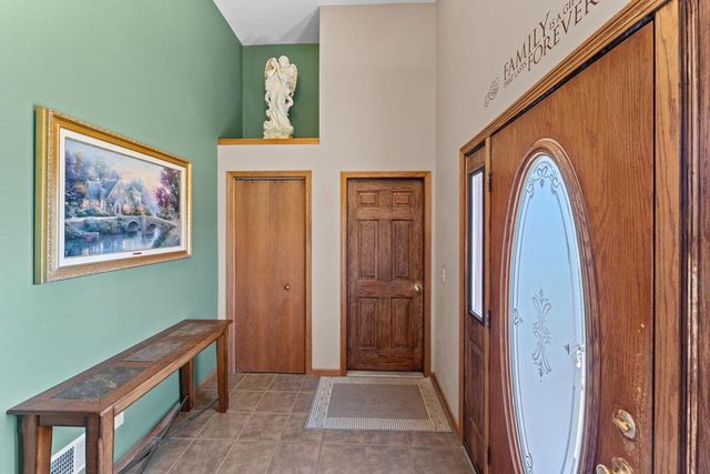 1827 Huntington Park Drive, Reedsburg, WI 53959