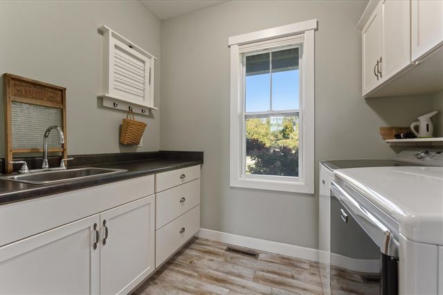 1110 Forest Brook Drive, Saint Joseph, MI 49085