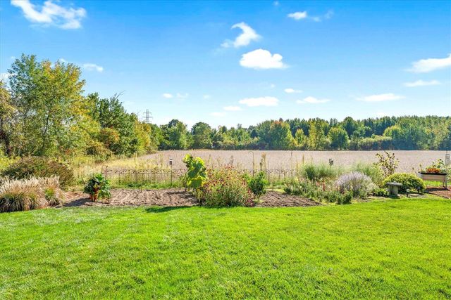 1110 Forest Brook Drive, Saint Joseph, MI 49085