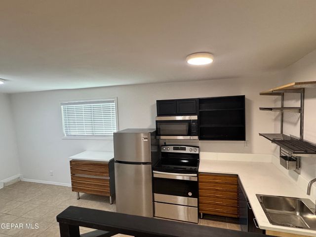 6209 AIRPORT Road, El Paso, TX 79925