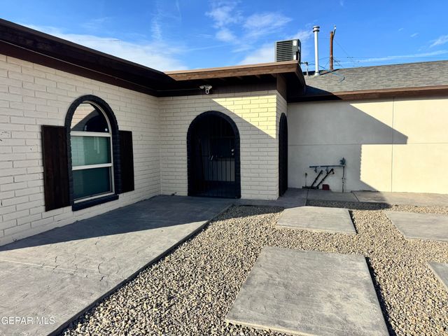 6209 AIRPORT Road, El Paso, TX 79925
