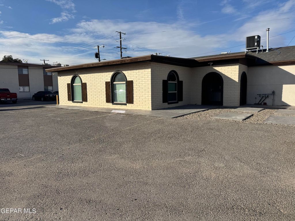 6209 AIRPORT Road, El Paso, TX 79925