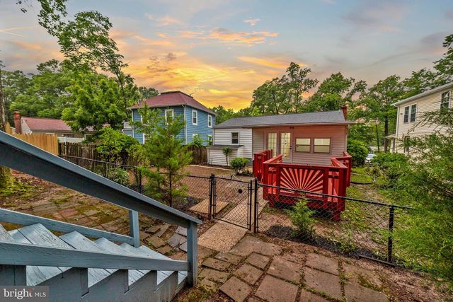 8405 58TH AVE, College Park, MD 20740