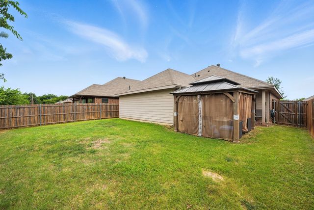 9117 Blakely Drive, Fort Worth, TX 76134
