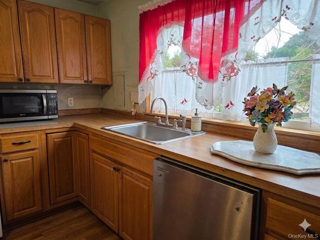 84 Chapel Avenue, East Patchogue, NY 11772