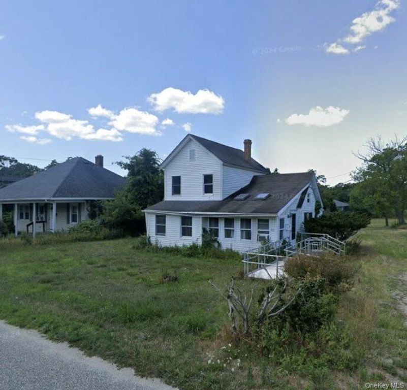84 Chapel Avenue, East Patchogue, NY 11772