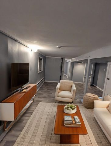 8601 S Kingston Avenue, Chicago, IL 60617