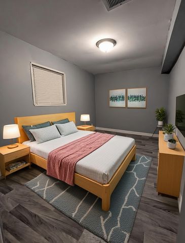 8601 S Kingston Avenue, Chicago, IL 60617