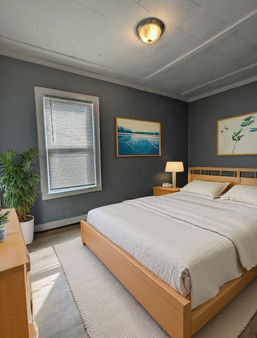 8601 S Kingston Avenue, Chicago, IL 60617