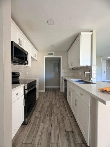 8335 Sands Point Drive 206, Houston, TX 77036