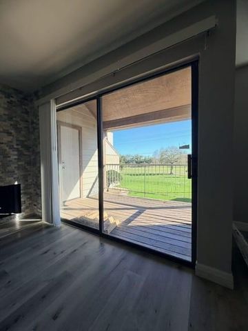 8335 Sands Point Drive 206, Houston, TX 77036