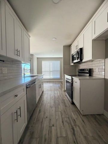 8335 Sands Point Drive 206, Houston, TX 77036