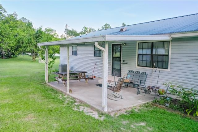 2142 Ben Couch Road, Blackshear, GA 31516