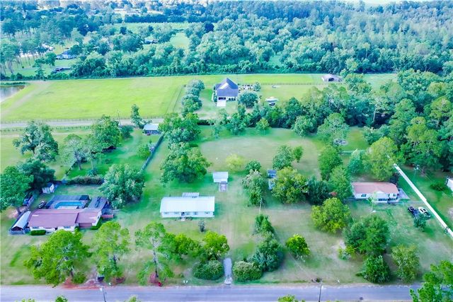 2142 Ben Couch Road, Blackshear, GA 31516