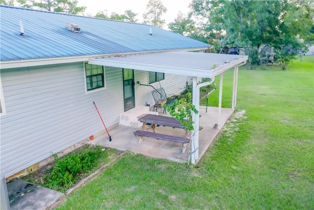 2142 Ben Couch Road, Blackshear, GA 31516