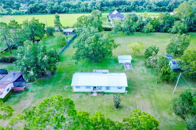 2142 Ben Couch Road, Blackshear, GA 31516
