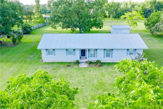 2142 Ben Couch Road, Blackshear, GA 31516