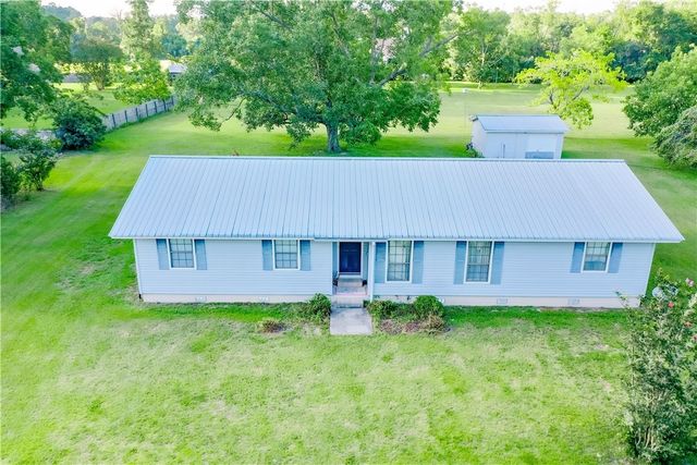 2142 Ben Couch Road, Blackshear, GA 31516