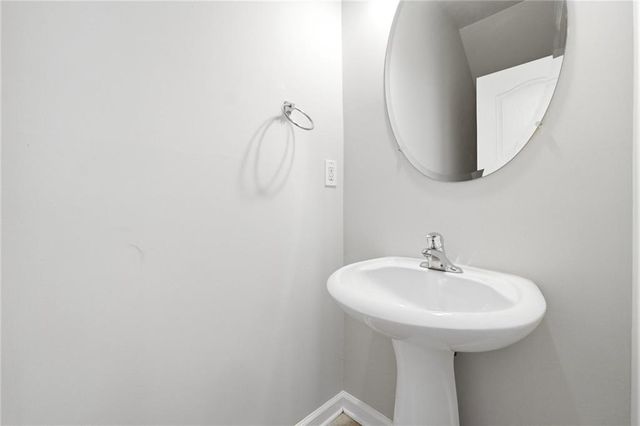 1006 Ivydale Circle, Lawrenceville, GA 30045