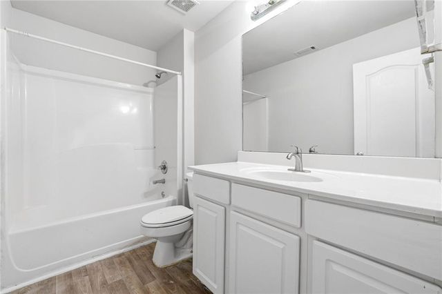 1006 Ivydale Circle, Lawrenceville, GA 30045