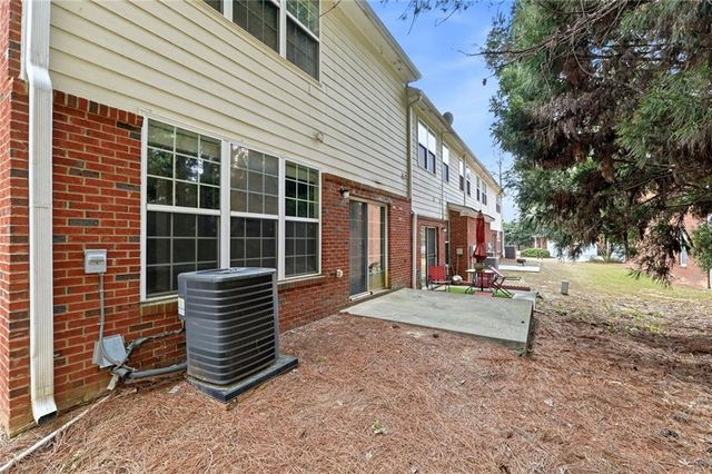 1006 Ivydale Circle, Lawrenceville, GA 30045