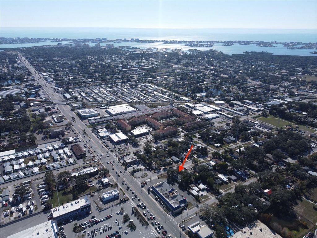 Image 2 of property listing at 10751 71ST AVENUE, Seminole, FL 33772