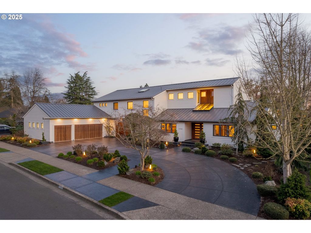 2150 GREENVIEW St, Eugene, OR 97401